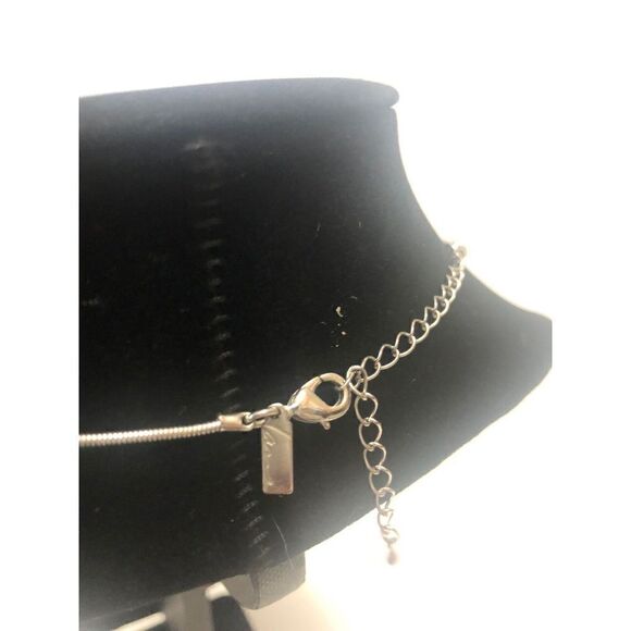 #39 Lani silvertone interlocking circle pendant necklace with snake chain - Picture 2 of 2